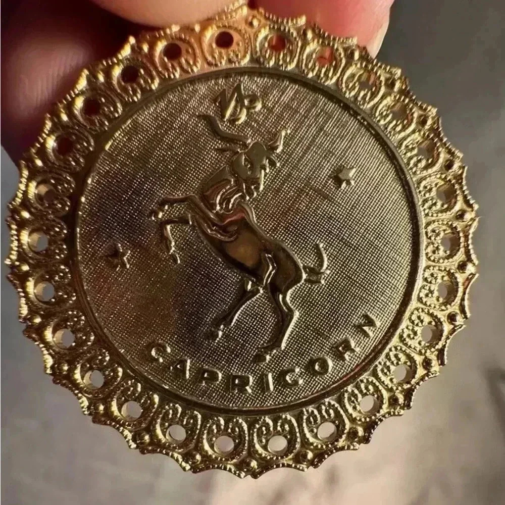 Beautiful Gold Coloured Capricorn Vintage Pendant/charm For Necklace Scalloped